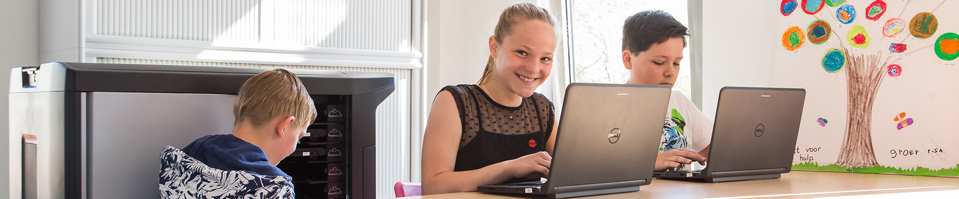 kinderen-met-laptoppng
